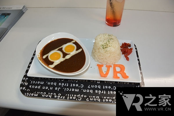 吃美食玩VR 日本增設(shè)VR咖啡廳限時體驗