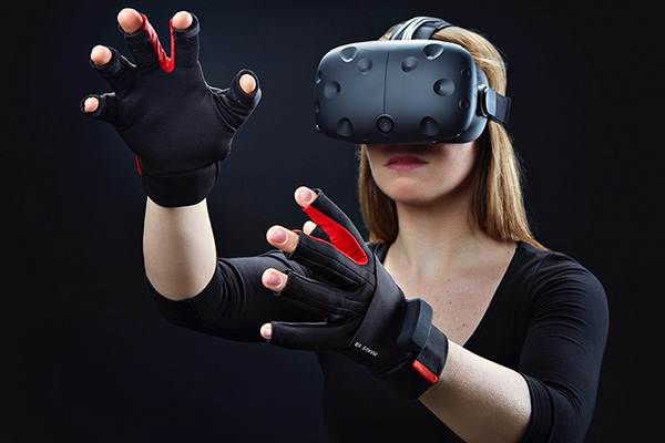 VR世界1+1大于2 Manus VR完美手臂追蹤