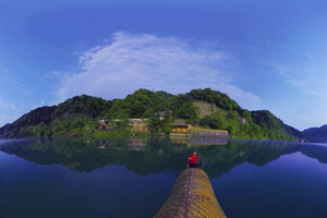 不可辜負此美景 “人間天上一湖水”